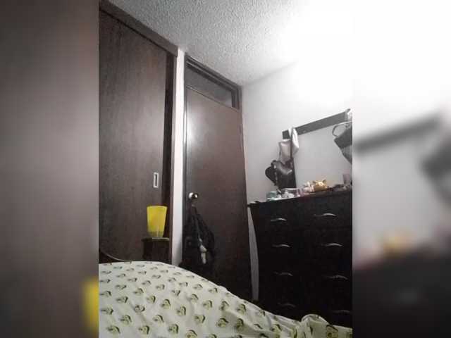 Dannali22 live cam on BongaCams