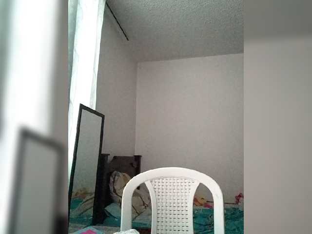 Dannali22 live cam on BongaCams