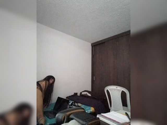 Dannali22 live cam on BongaCams