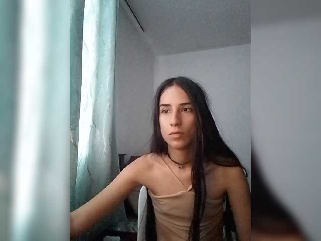 Dannali22 live cam on BongaCams