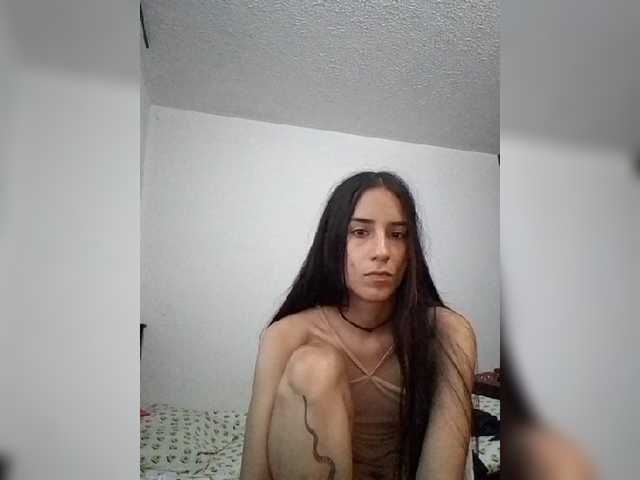 Dannali22 live cam on BongaCams