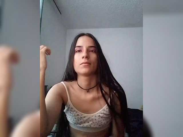 Dannali22 live webcam show