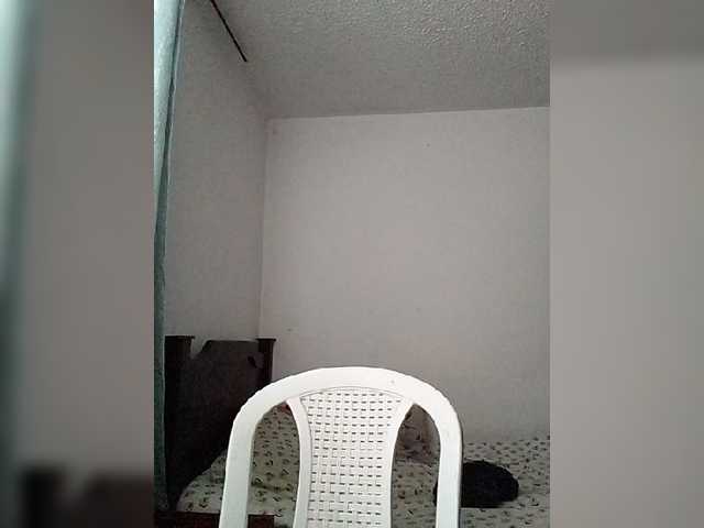 Dannali22 live webcam show