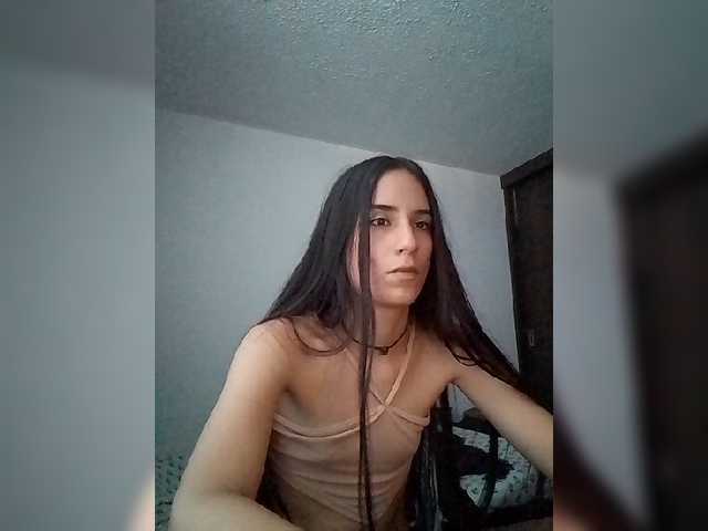 Dannali22 live cam on BongaCams