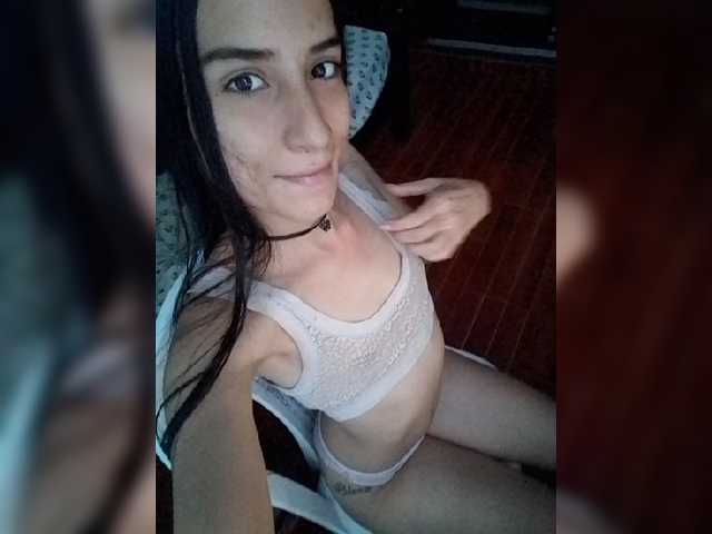 Dannali22 live webcam show