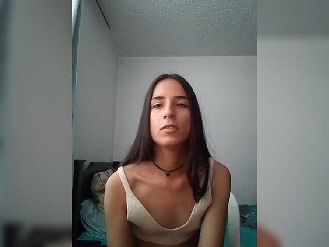 Dannali22 live cam on BongaCams