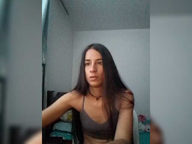 Dannali22 live cam on BongaCams