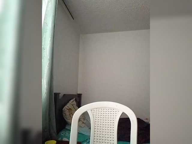 Dannali22 live cam on BongaCams
