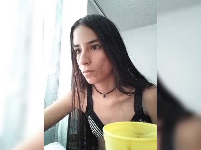 Dannali22 live cam on BongaCams