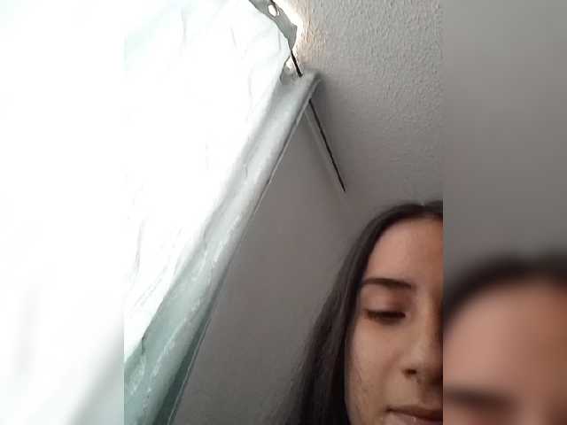 Dannali22 live cam on BongaCams