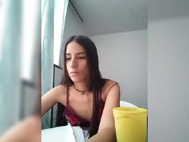 Dannali22 live cam on BongaCams