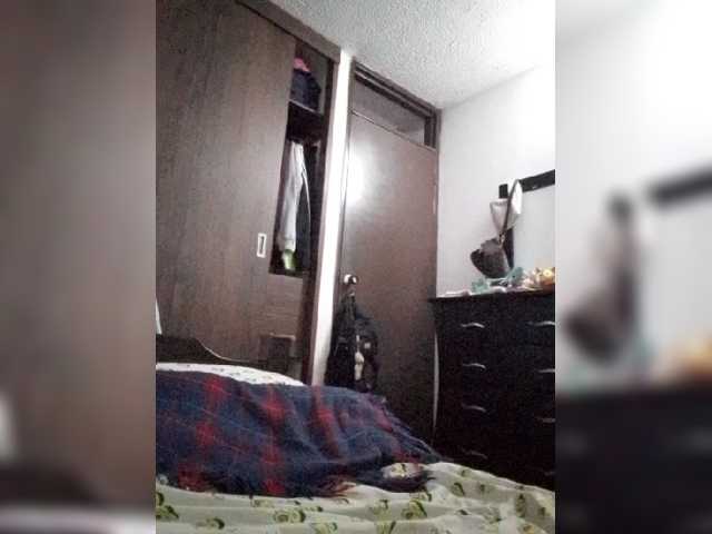 Dannali22 live cam on BongaCams