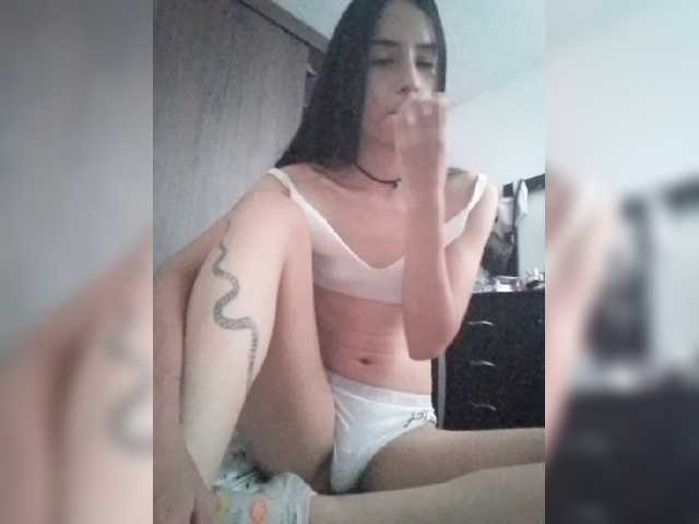 Dannali22 live cam on BongaCams