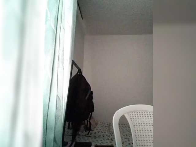 Dannali22 live cam on BongaCams