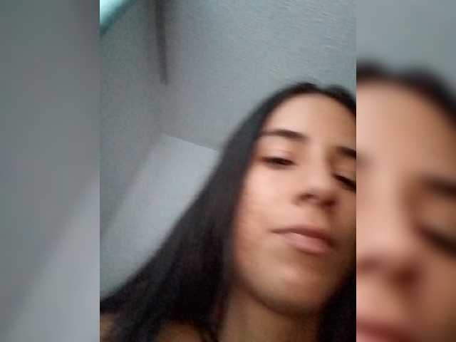 Dannali22 live webcam show