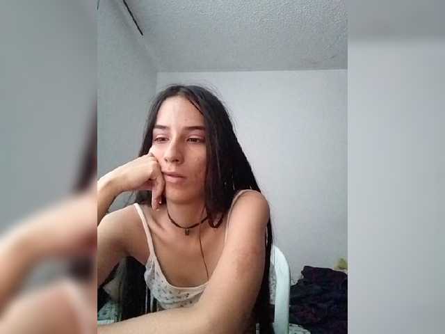 Dannali22 live webcam show