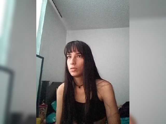 Dannali22 live cam on BongaCams