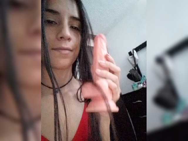 Dannali22, en directo ahora en BongaCams