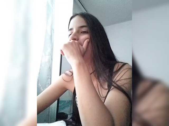 Dannali22 live cam on BongaCams