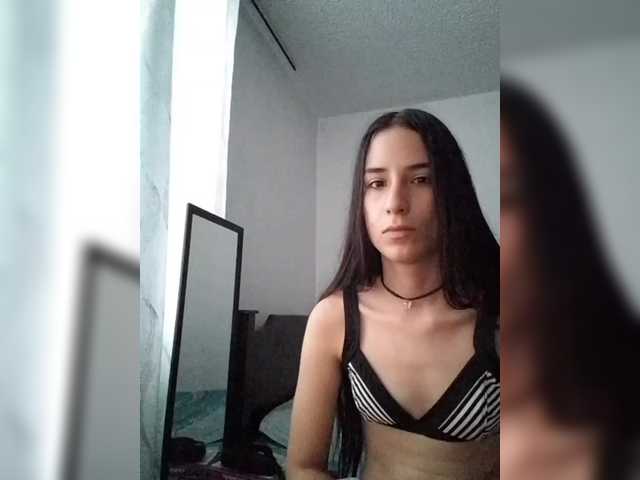 Dannali22 live cam on BongaCams