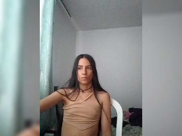 Dannali22 live cam on BongaCams