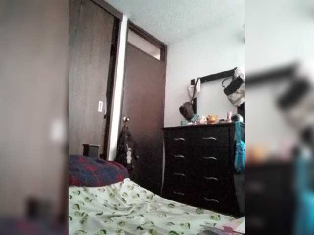 Dannali22 live cam on BongaCams