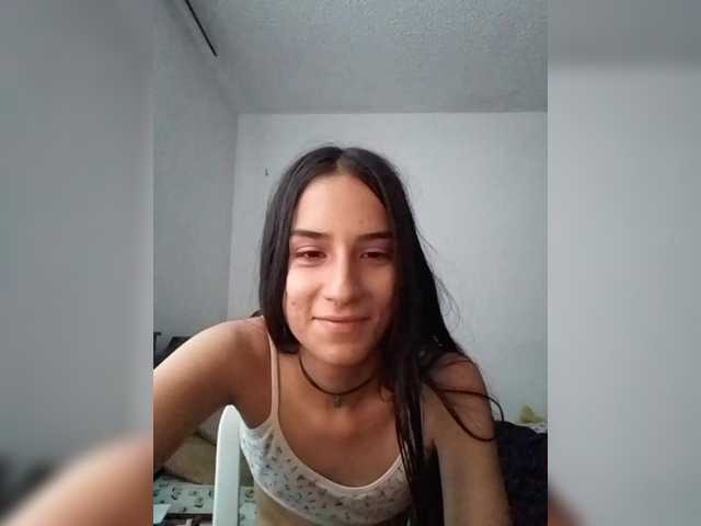 Dannali22 live webcam show