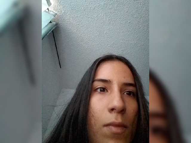 Dannali22 live webcam show