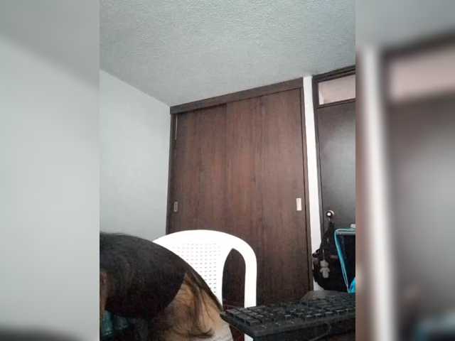 Dannali22 live cam on BongaCams