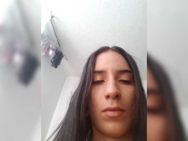 Dannali22 live cam on BongaCams