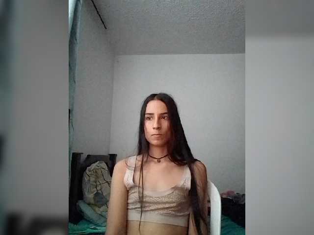 Dannali22 live cam on BongaCams