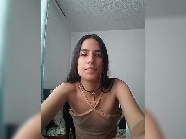 Dannali22 live cam on BongaCams