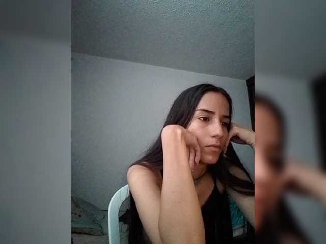 Dannali22 live cam on BongaCams