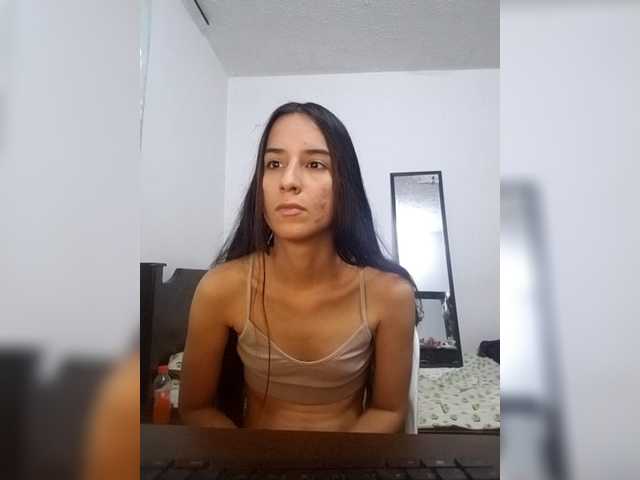 Dannali22 live cam on BongaCams
