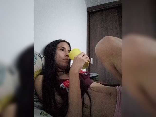 Dannali22 webcam bongacams model stream image