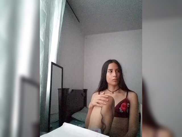 Dannali22 live cam on BongaCams