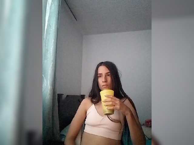 Dannali22 live cam on BongaCams