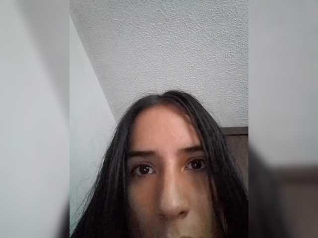 Dannali22 live cam on BongaCams