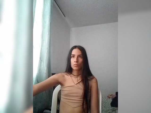 Dannali22 live cam on BongaCams