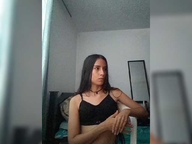 Dannali22 live cam on BongaCams