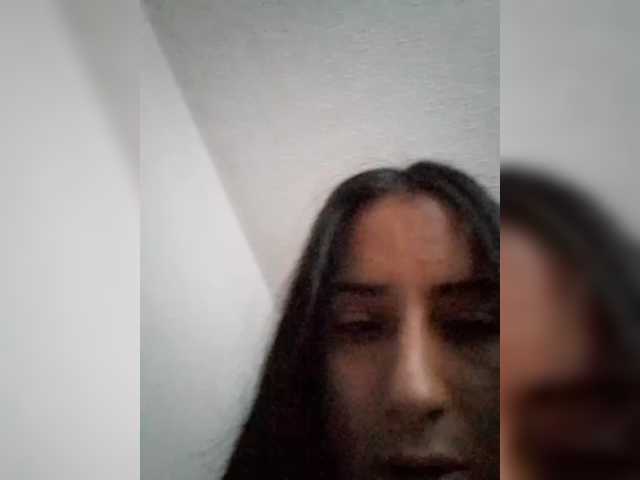 Dannali22 webcam bongacams model stream image