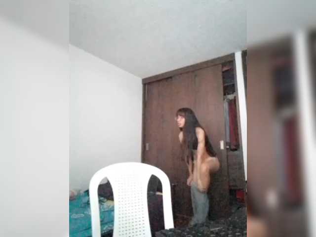 Dannali22 live cam on BongaCams