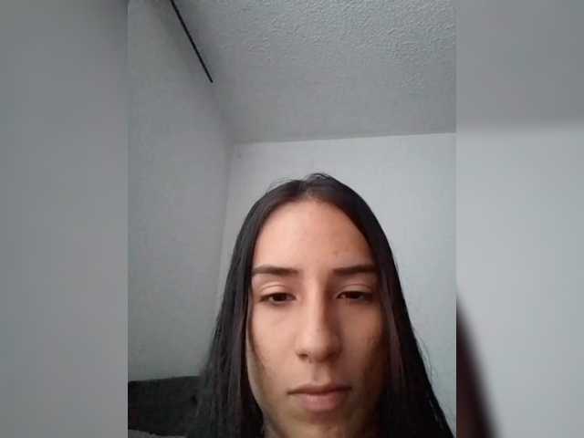 Dannali22 live webcam show