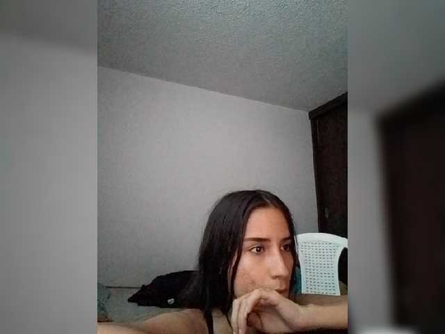 Dannali22 live cam on BongaCams