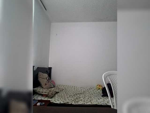 Dannali22 live cam on BongaCams