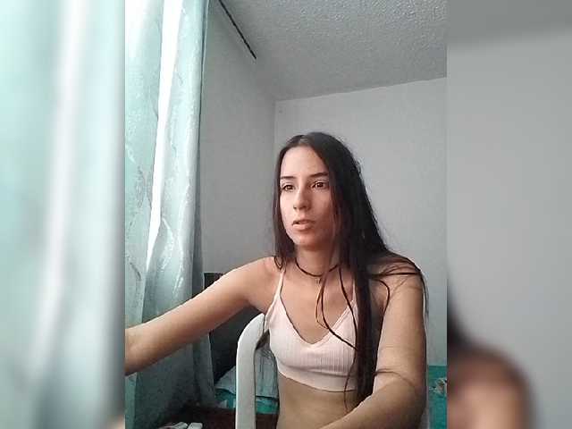 Dannali22 live cam on BongaCams