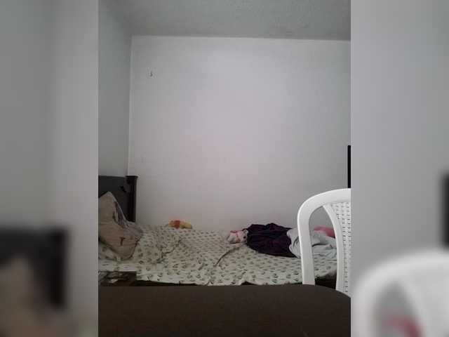 Dannali22 live cam on BongaCams