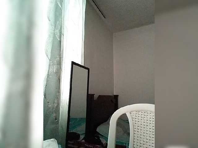 Dannali22 live cam on BongaCams