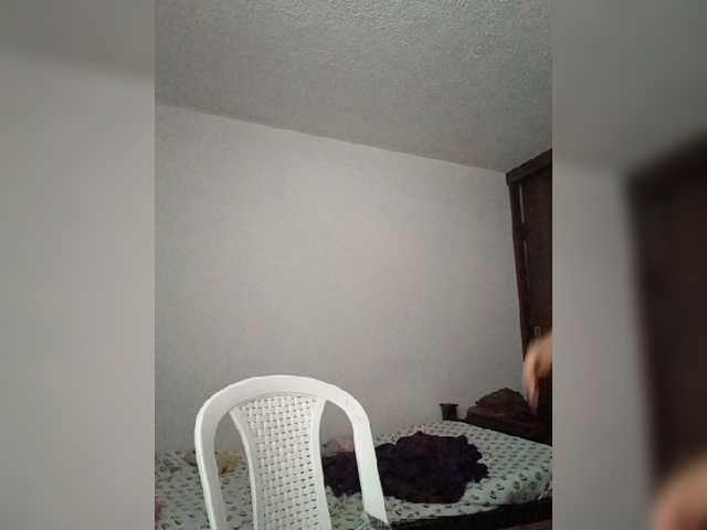 Dannali22 live cam on BongaCams