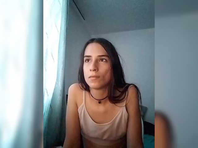 Dannali22 live cam on BongaCams